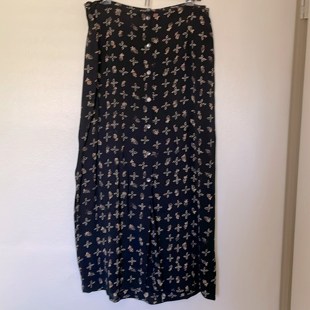Chicos Button Front Skirt with split Front ands Sides